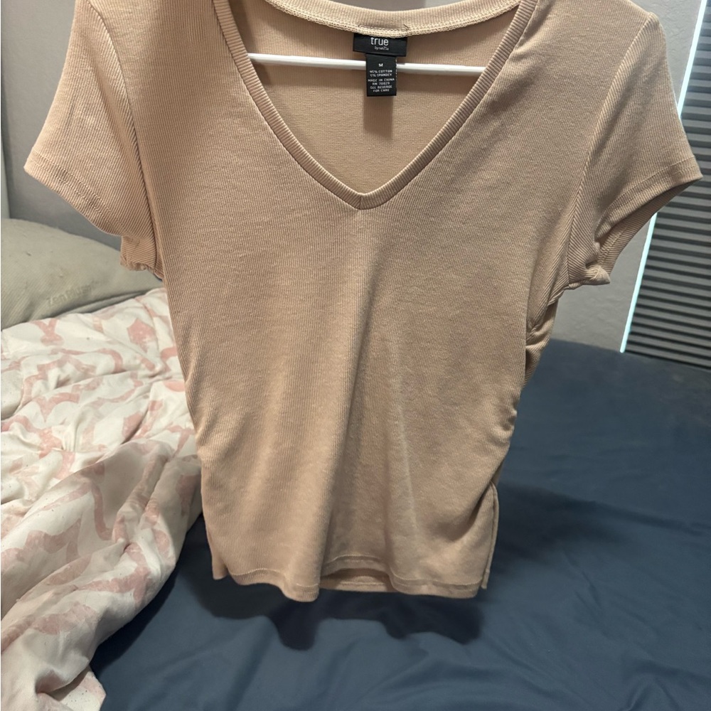 Rue21 Tan Fitted Short Sleeve T-Shirt
